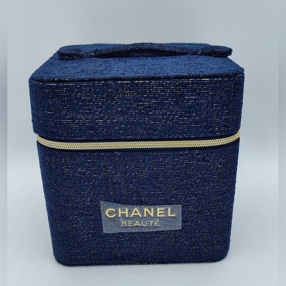 CHANEL Handbags - CHANEL Beauté Blue Tweed Vanity Cosmetic Train Case Zippered Beauty Organizer